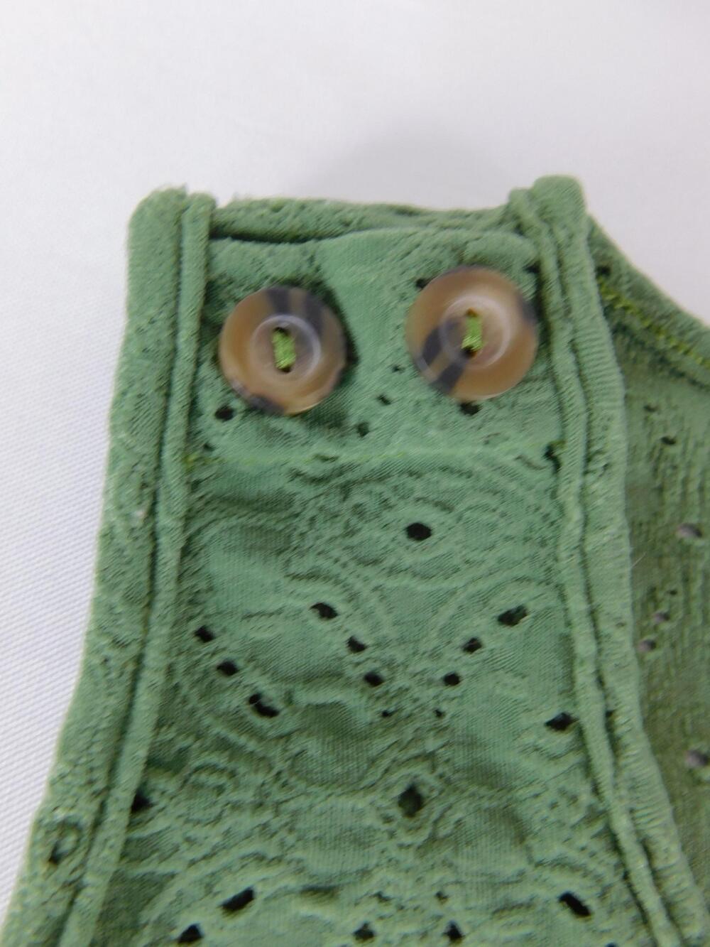 Unwritten Tank Top Womens Small Green Eyelet Tie Front Sleeveless Knit Button - Picture 3 of 7